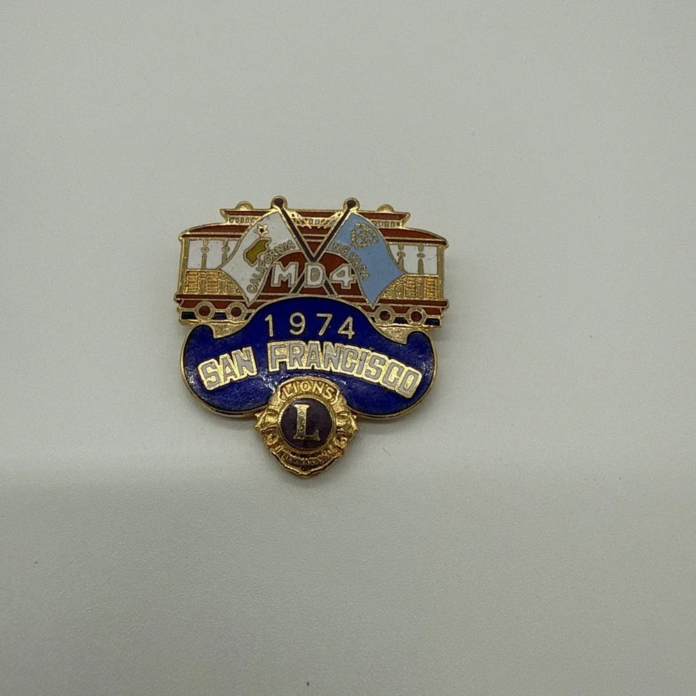 LIONS CLUB International Lapel Pin  San Francisco 1974